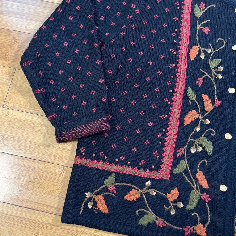 Crystal-Kobe Vintage Autumn Leaves Chic Black and Red Chunky Knit Cardigan - Picture 4 of 10